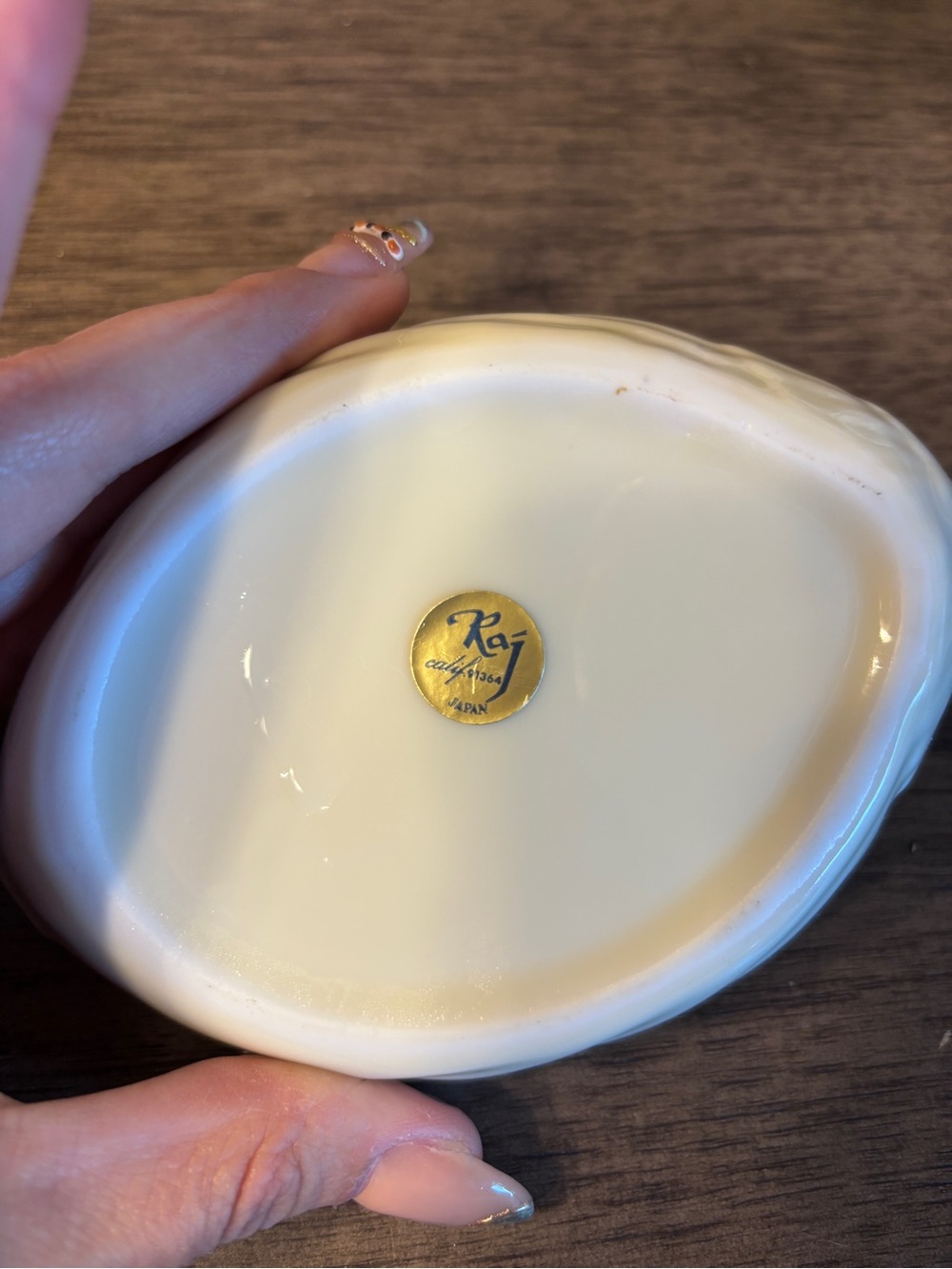Vintage Porcelain Swan Trinket Dish with Floral Interior - Picture 3 of 6